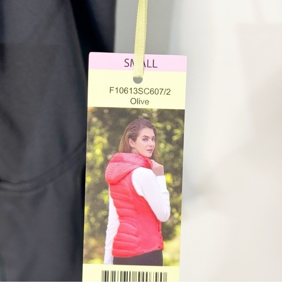 Tangerine Olive Green Puffer Hooded Vest Size Small NWT - Picture 4 of 7